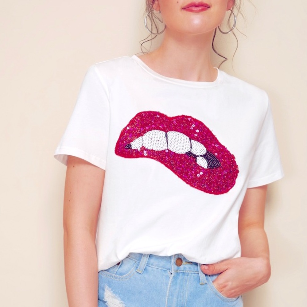 ✨Sequined lips bite T-shirt